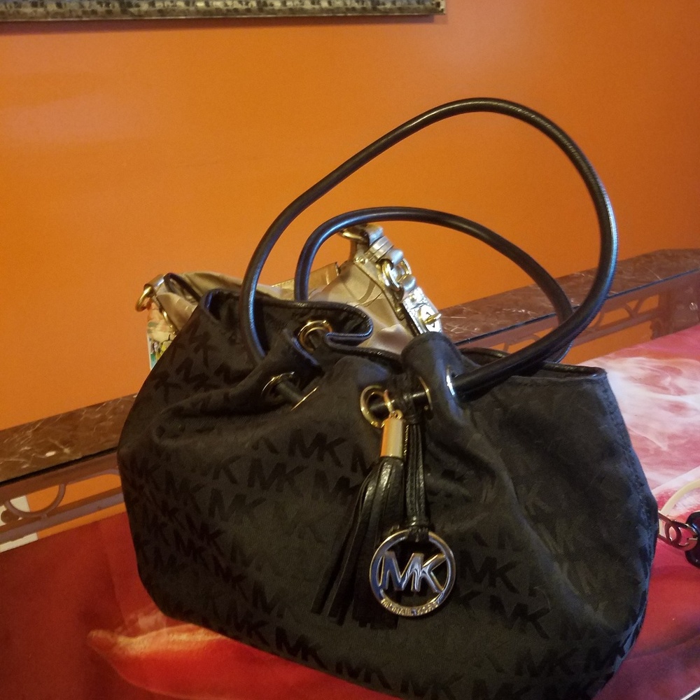 Michele Kors hand bag